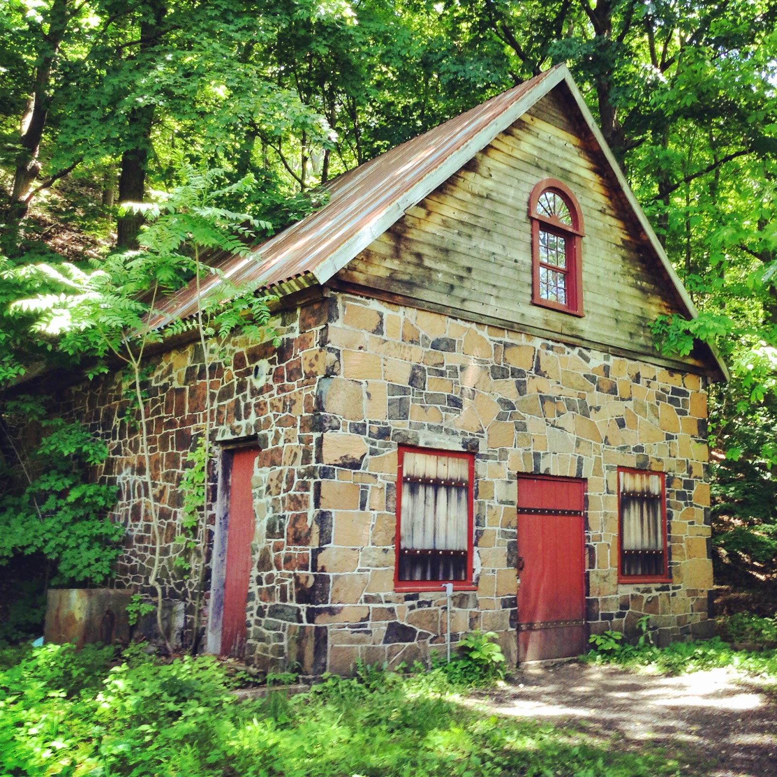 Hamden Rocks East Rock, Lake Whitney Dam, and Hiking